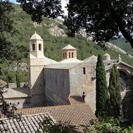 La Maison De Leontine