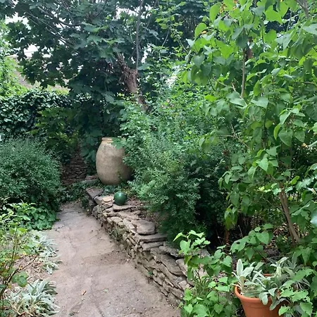 La Maison De Leontine *