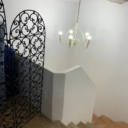 La Maison De Leontine