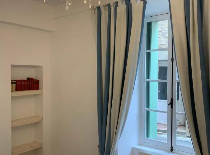 Holiday home La Maison De Leontine *